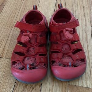 Kids Keen sandles